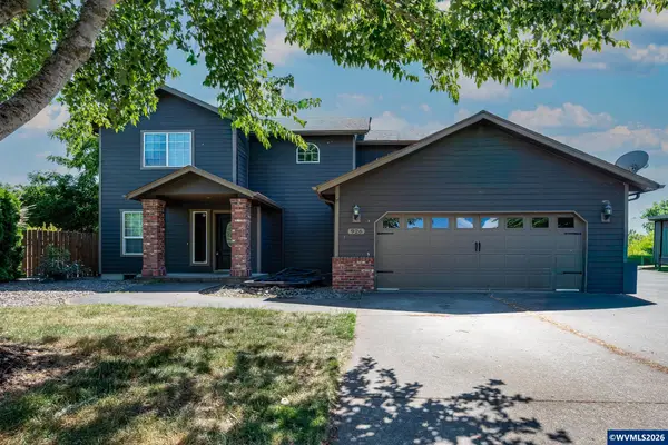 926  Falcon Ct, Lebanon, OR 97355