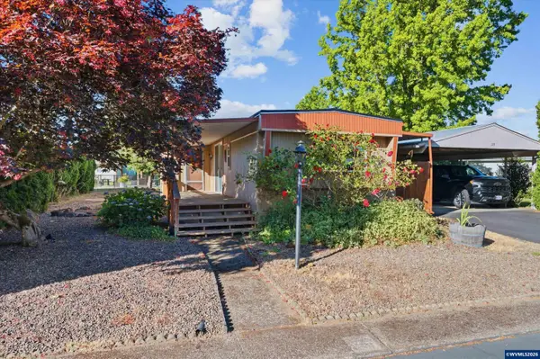 450 SE Lacreole Dr, Dallas, OR 97338