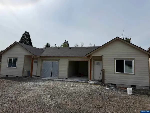 1183  37th Ct, Sweet Home, OR 97386