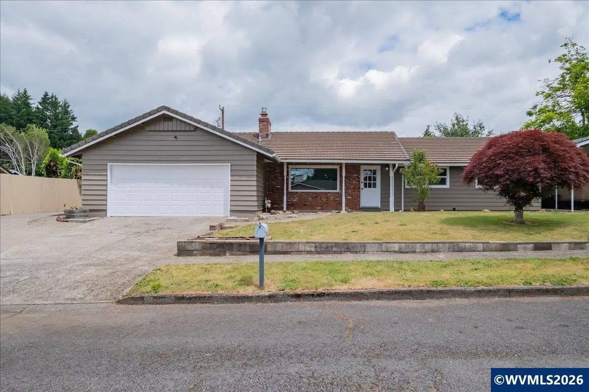 1975 E Pine St, Stayton, OR 97383 - #1