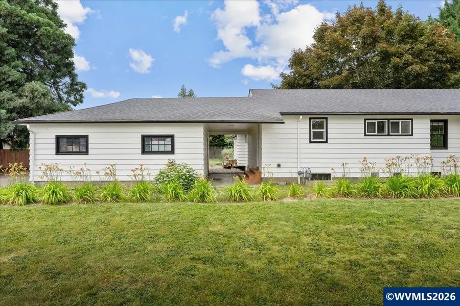 590 N Pershing St, Mount Angel, OR 97362 - #3