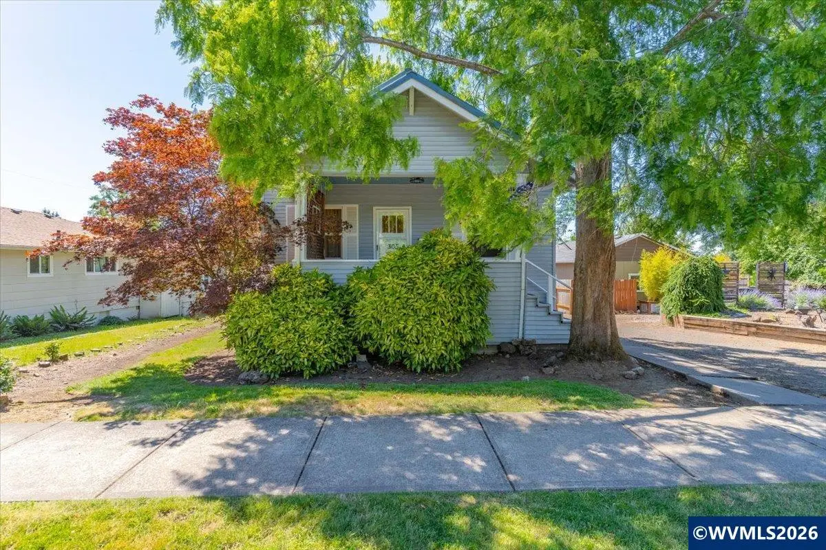 305  Mill St, Silverton, OR 97381 - #1
