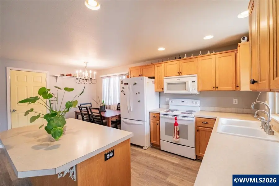 1256  Linden Ct, Sweet Home, OR 97386 - #3