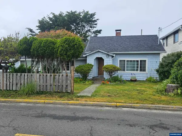 1421 NW 17th St, Lincoln City, OR 97367
