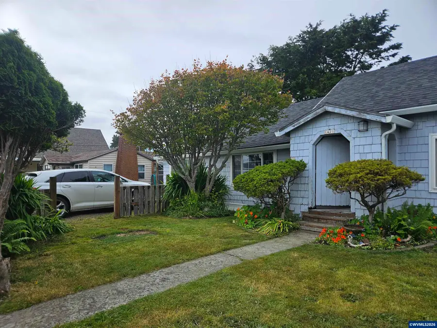 1421 NW 17th St, Lincoln City, OR 97367 - #2