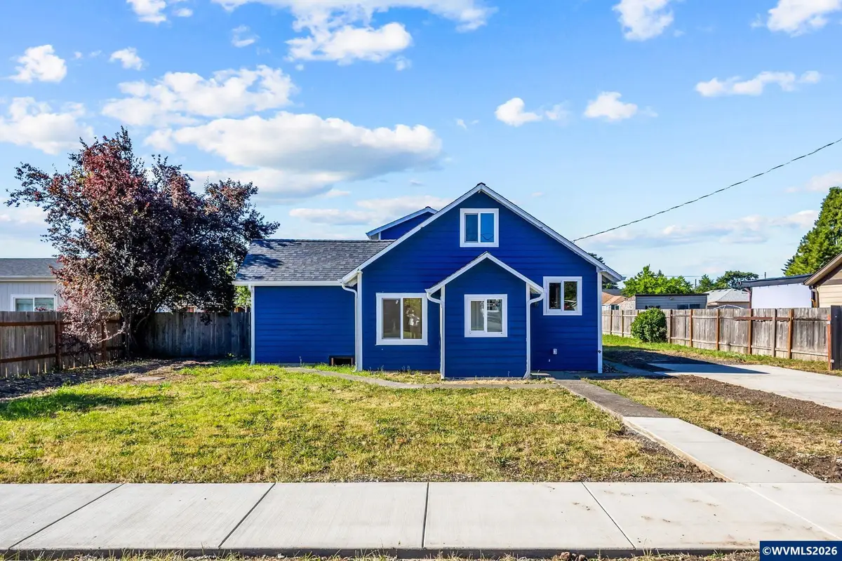 805 W Sherman St, Lebanon, OR 97355 - #1
