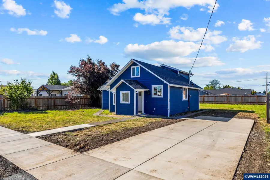 805 W Sherman St, Lebanon, OR 97355 - #3