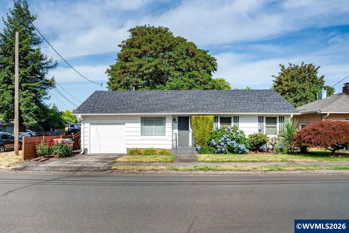 320 S 7th St, Lebanon, OR 97355 - #1
