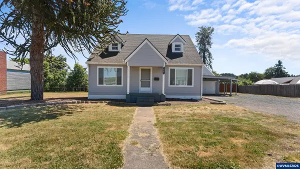 1901  Long St, Sweet Home, OR 97386