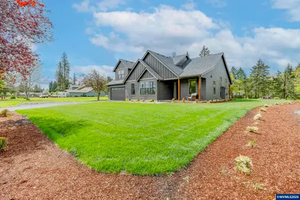 88368  Jessie James Ln, Veneta, OR 97487