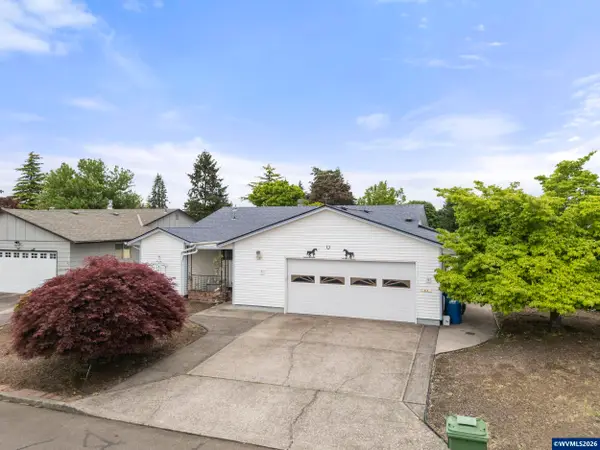 810 S Columbia Dr, Woodburn, OR 97071