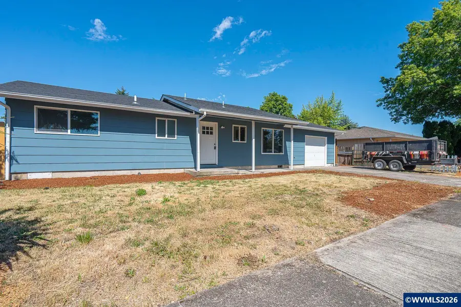 820  12th St, Lebanon, OR 97355 - #2
