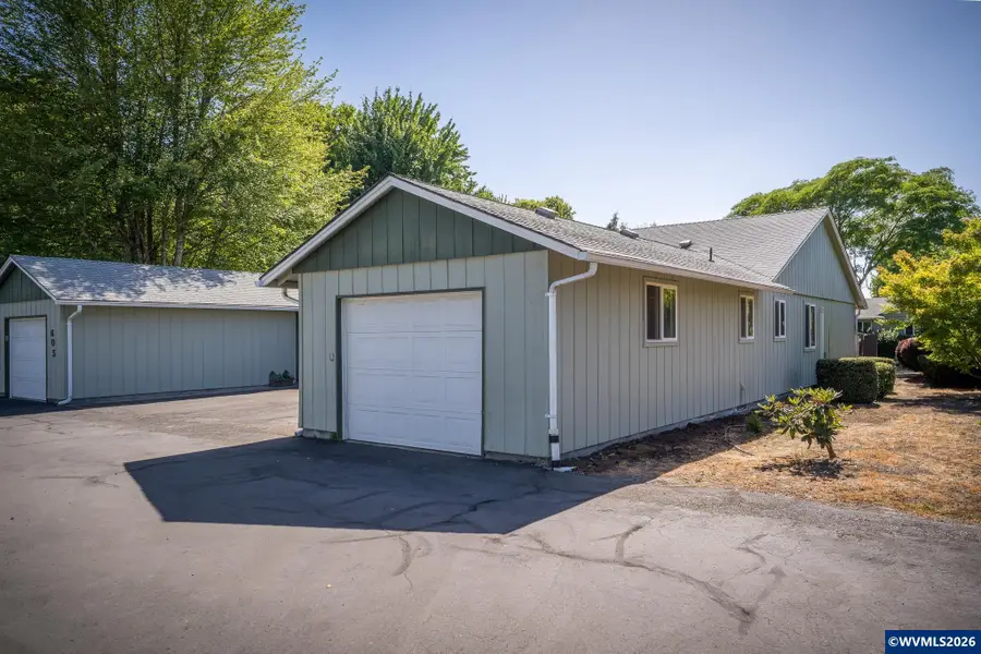 607  32nd Av SE, Albany, OR 97322 - #2