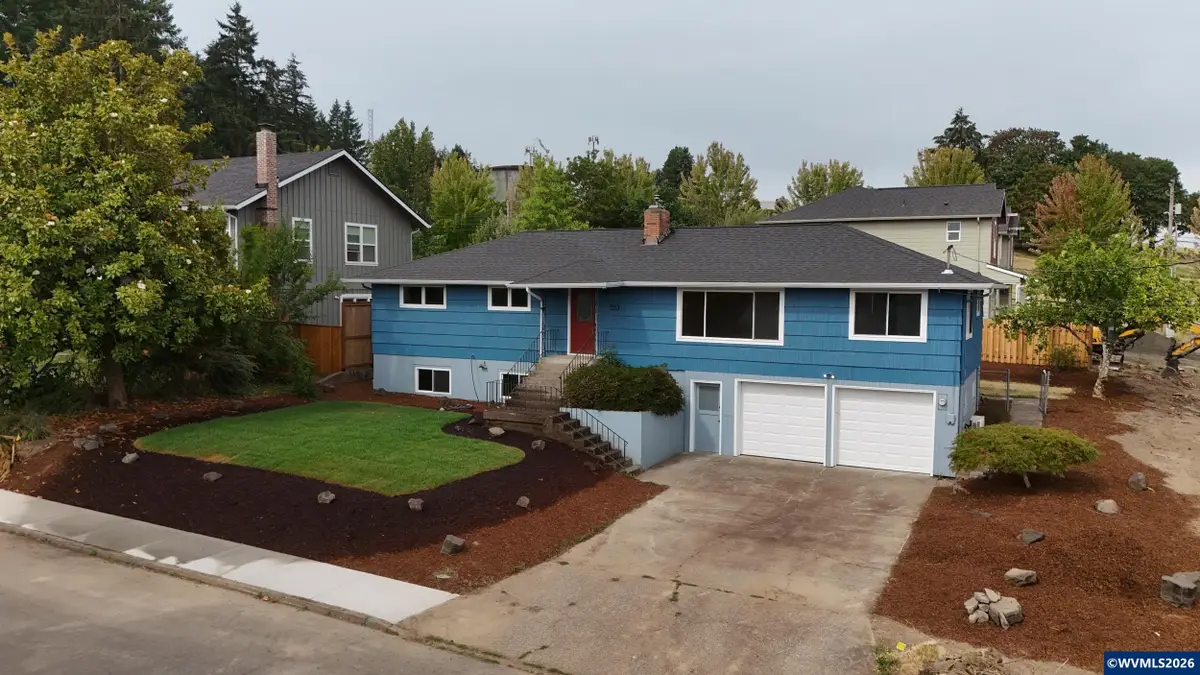 210  Walnut Dr S, Monmouth, OR 97361 - #1