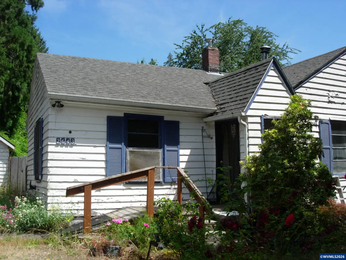 2643 SW Taylors Ferry Rd, Portland, OR 97219 - #1