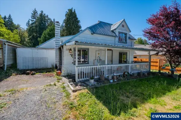 110  8th Av, Sweet Home, OR 97386