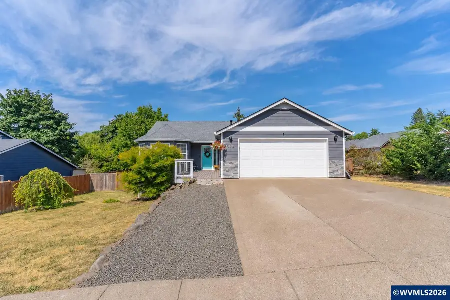 585 NW Marshall St, Dallas, OR 97338 - #2
