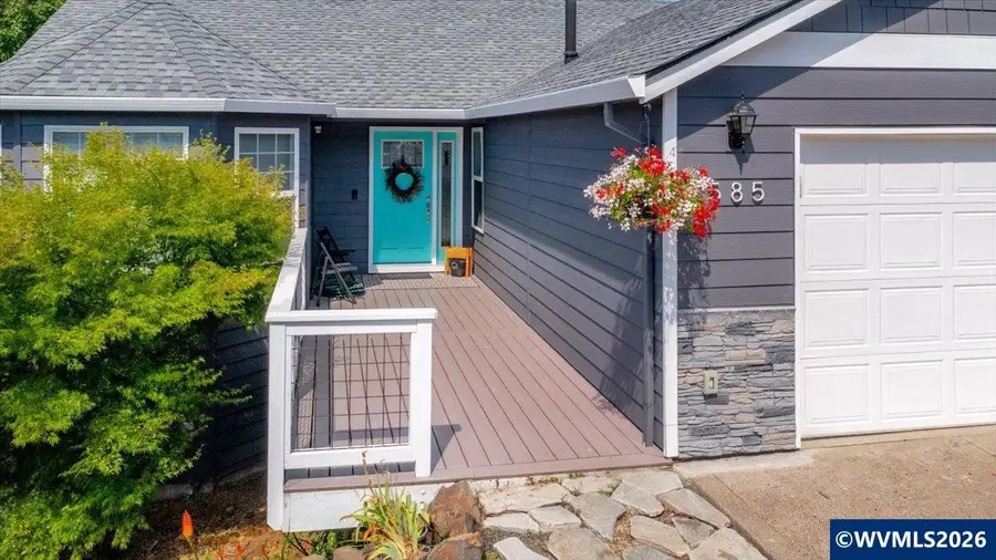 585 NW Marshall St, Dallas, OR 97338 - #3