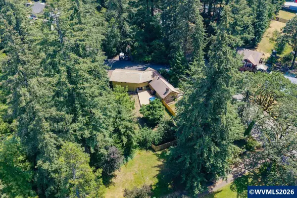 940  Oak Ter, Sweet Home, OR 97386