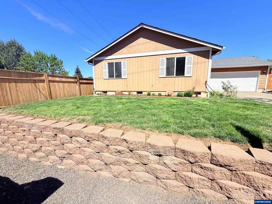 1780  Tamarack St, Sweet Home, OR 97386 - #2