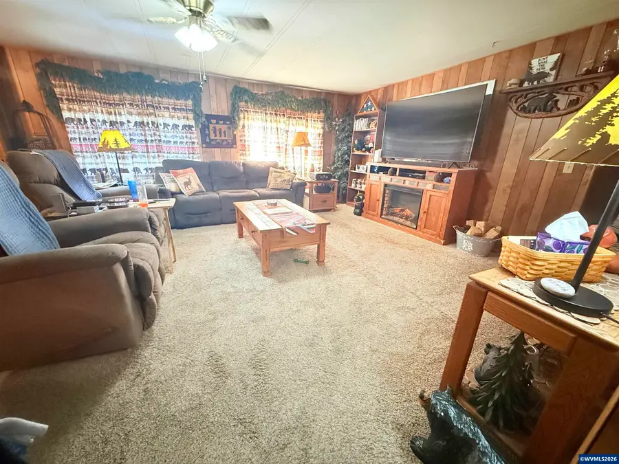 1729 SE 12th Av, Albany, OR 97322 - #2