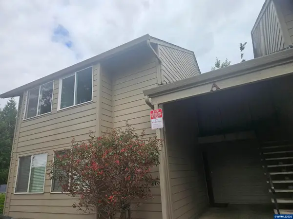 1060  Park #A2 Av, Woodburn, OR 97071