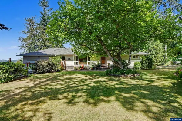 315  Edgewood Dr, Silverton, OR 97381