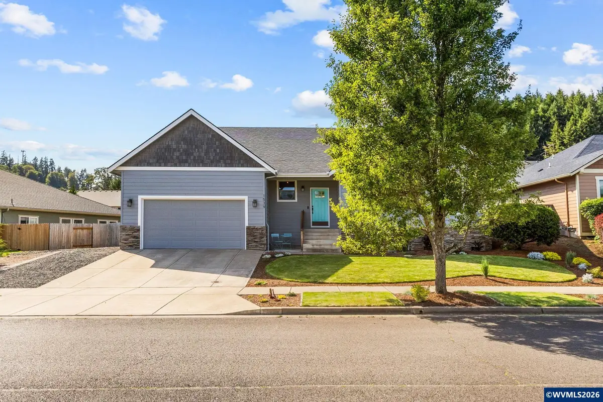 1539  Lakeview Dr, Silverton, OR 97381 - #1