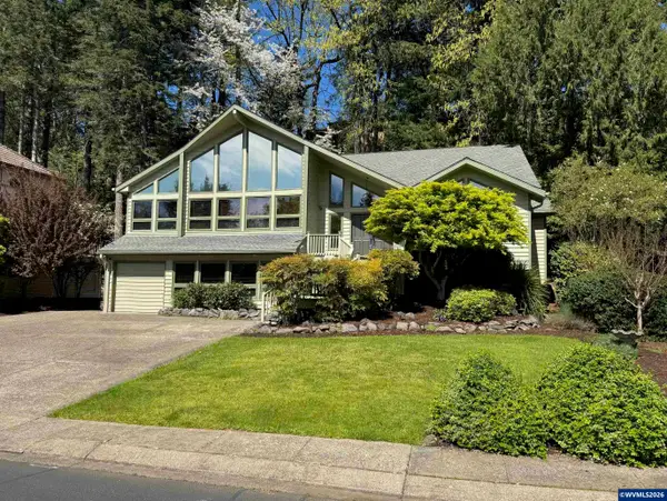 391  McNary Heights Dr N, Keizer, OR 97303
