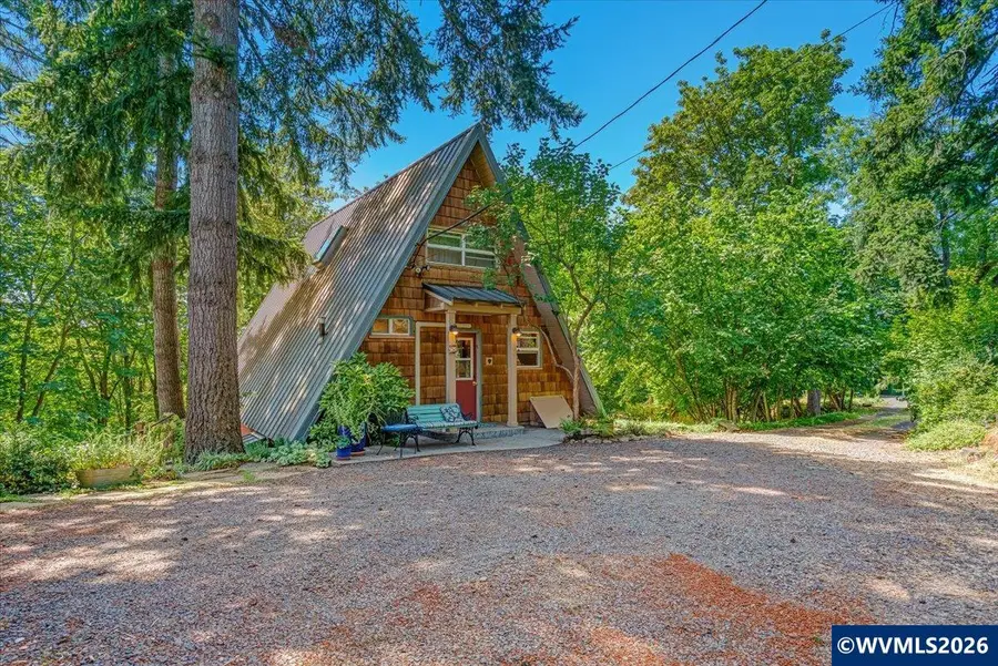 252 S Rock St, Silverton, OR 97381 - #2