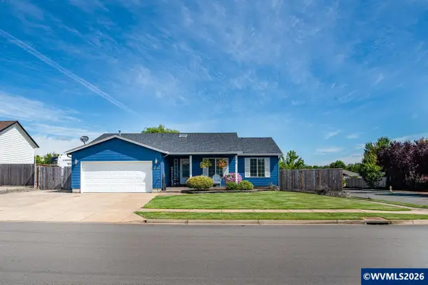 3243  Clearwater Dr NE, Albany, OR 97321
