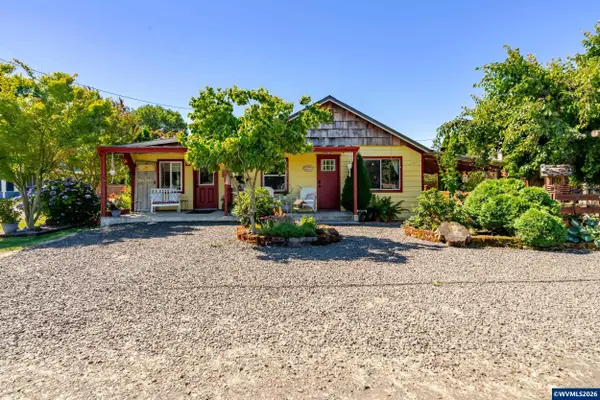 362 E Washington Av, Brownsville, OR 97327