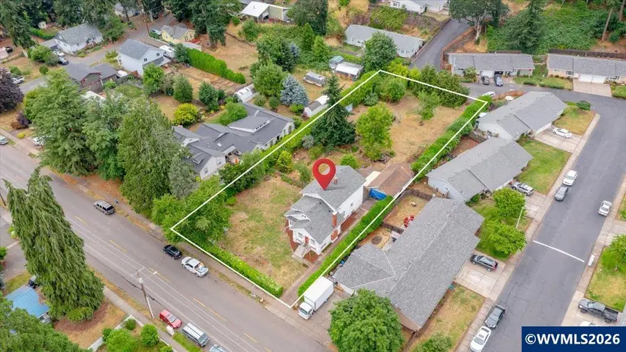 931 S Water St, Silverton, OR 97381 - #2