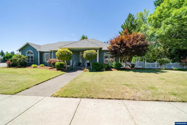 785 N 15th Av, Stayton, OR 97383