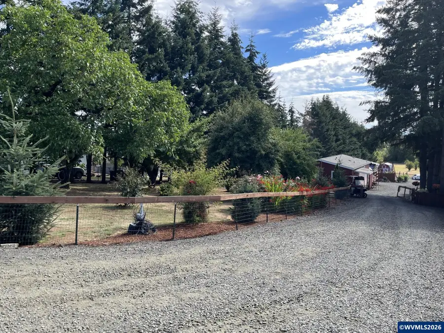 1960 SE Uglow Av, Dallas, OR 97338 - #2