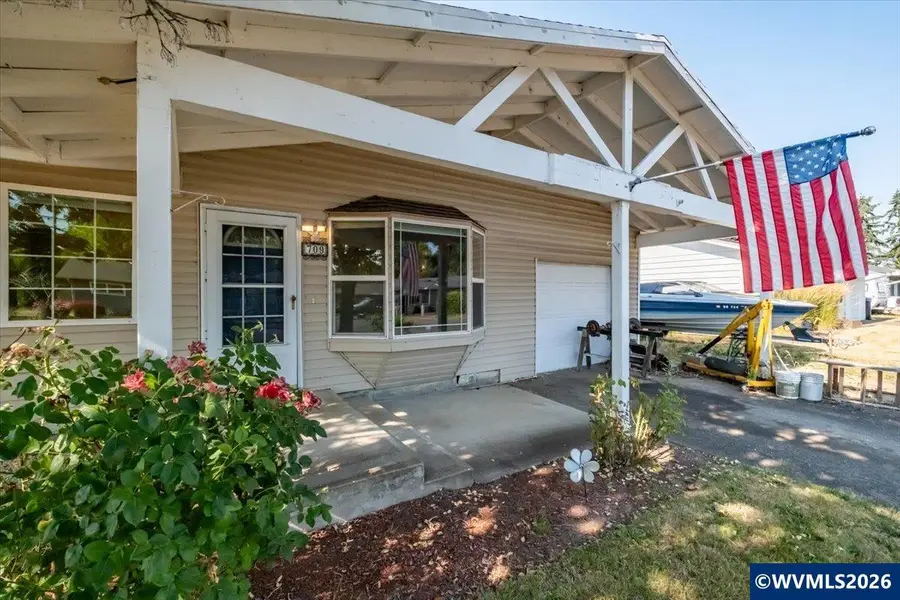 709  28th Av SE, Albany, OR 97322 - #2