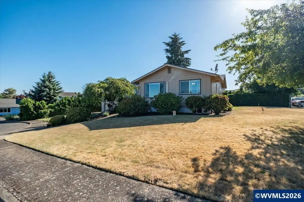 157 NE Fern Ct, Dallas, OR 97338 - #1