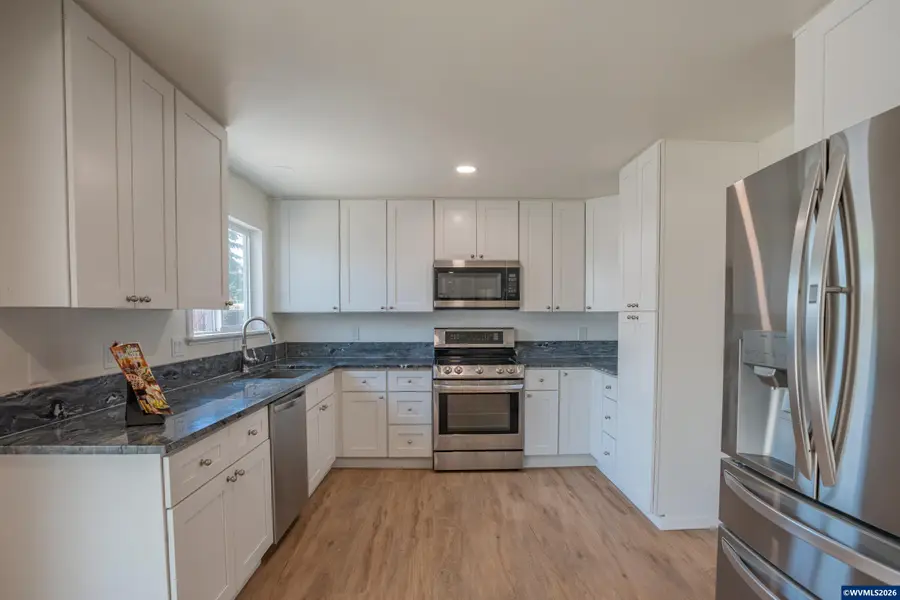 120  Kees St, Lebanon, OR 97355 - #3