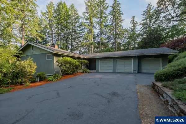 2810 NW Royal Oaks Dr, Corvallis, OR 97330
