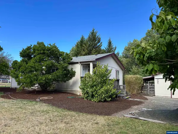721 N 12th St, Philomath, OR 97370