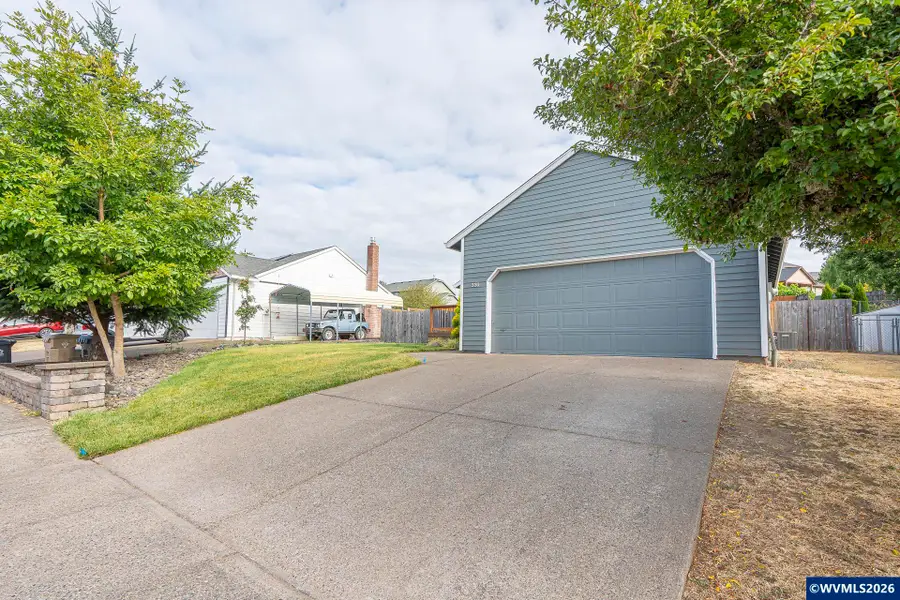 330 NW Denton St, Dallas, OR 97338 - #3