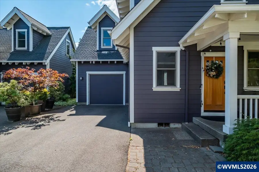 1007  Gwinn St E, Monmouth, OR 97361 - #2