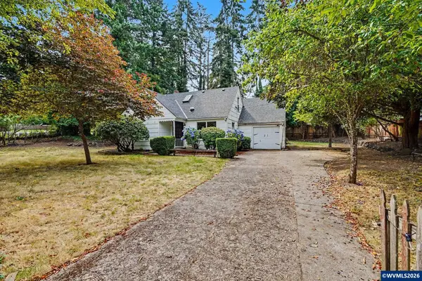 970  Heather Ln SE, Salem, OR 97302