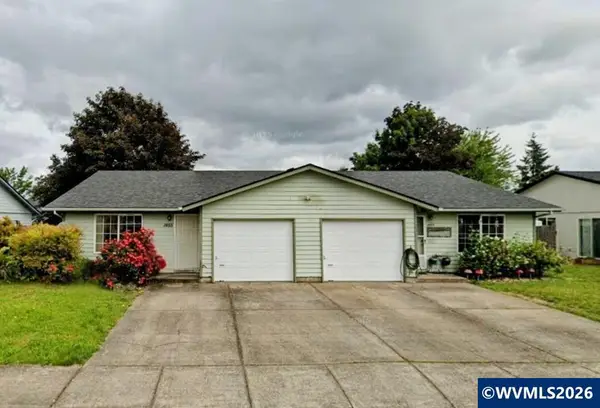 1453 W Locust St, Stayton, OR 97383