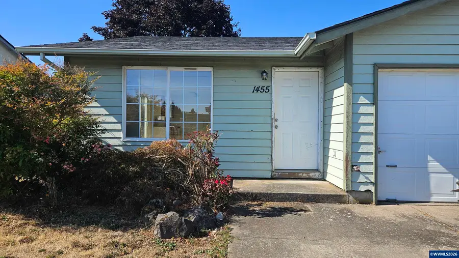 1453 W Locust St, Stayton, OR 97383 - #2