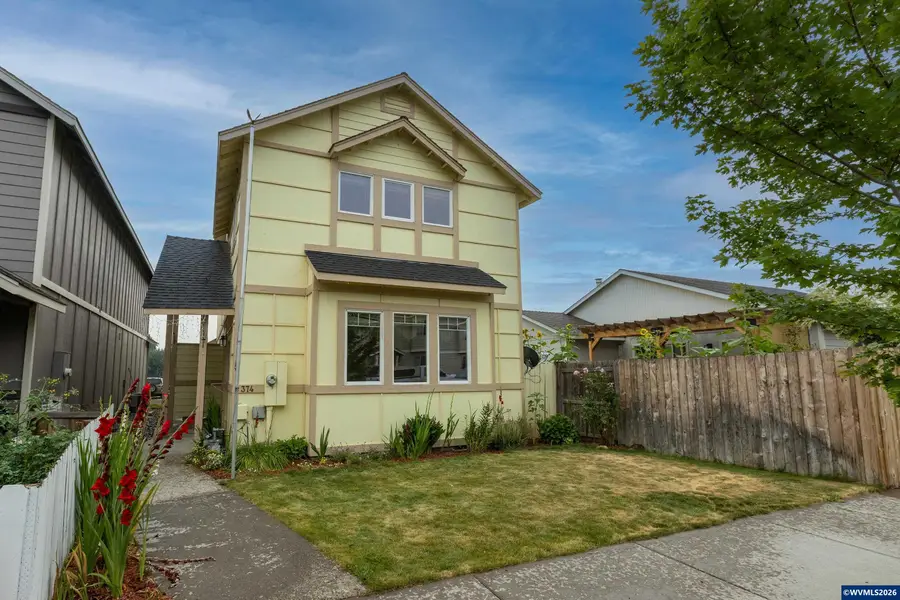 374 NW 25th St, Redmond, OR 97756 - #2