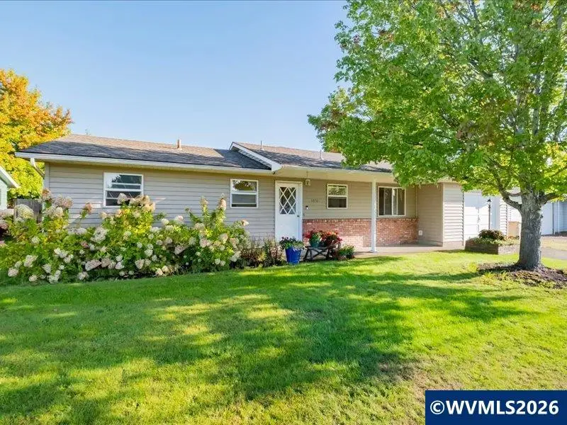 1051  24th Av SE, Albany, OR 97322 - #1