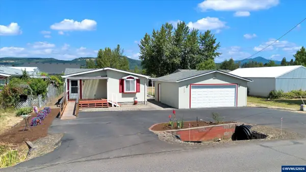 4448  Long St, Sweet Home, OR 97386