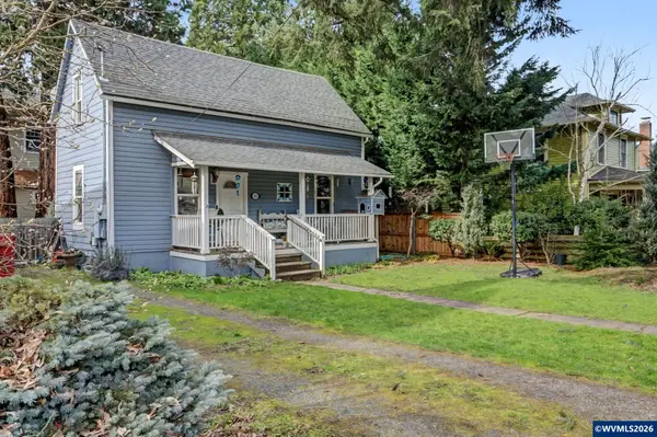 213  Mill St, Silverton, OR 97381