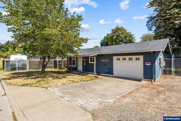 402 SW Ivy Rd, Estacada, OR 97023